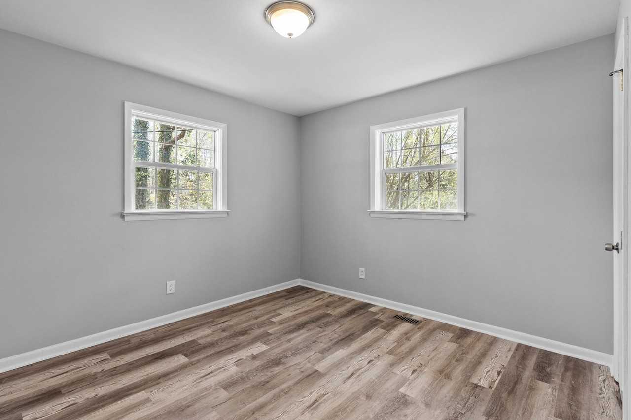 2604 Greyson St - Photo 7 of 9