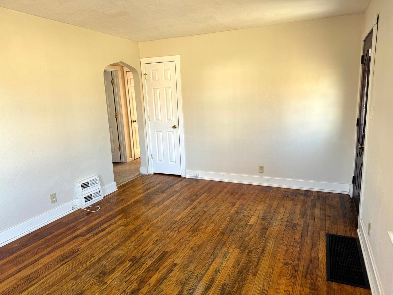 6703 16th Ave - Photo 5 of 24