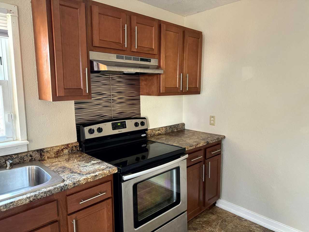 6703 16th Ave - Photo 6 of 24