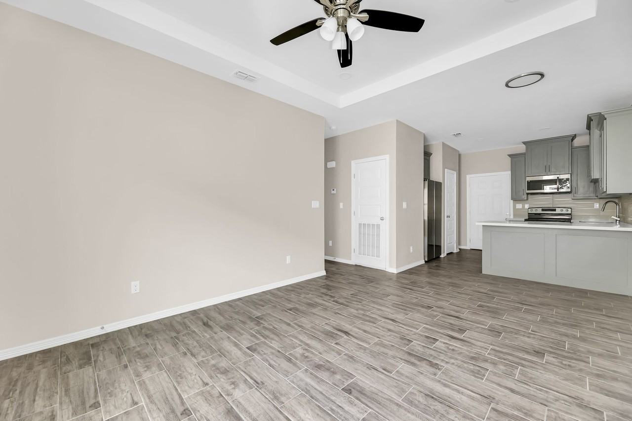 Mahala Apts - Photo 7 of 29