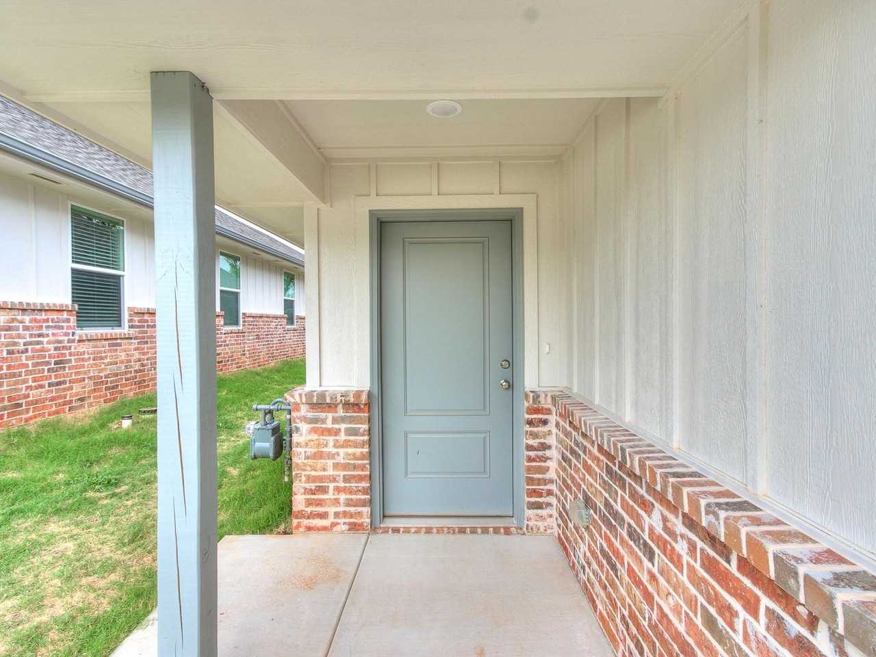 7307 Nw 38th St - Photo 6 of 39
