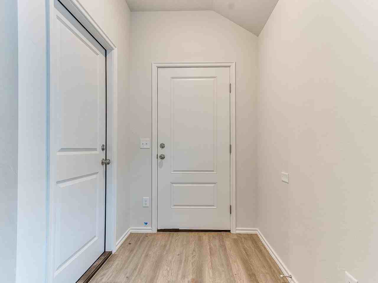 7307 Nw 38th St - Photo 7 of 39