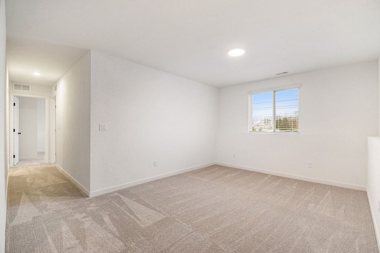 7651 Courtyard Pl - Photo 7 of 18