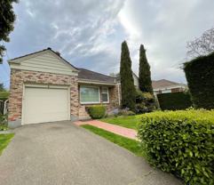 5025 47th Ave Ne - Photo 1 of 1