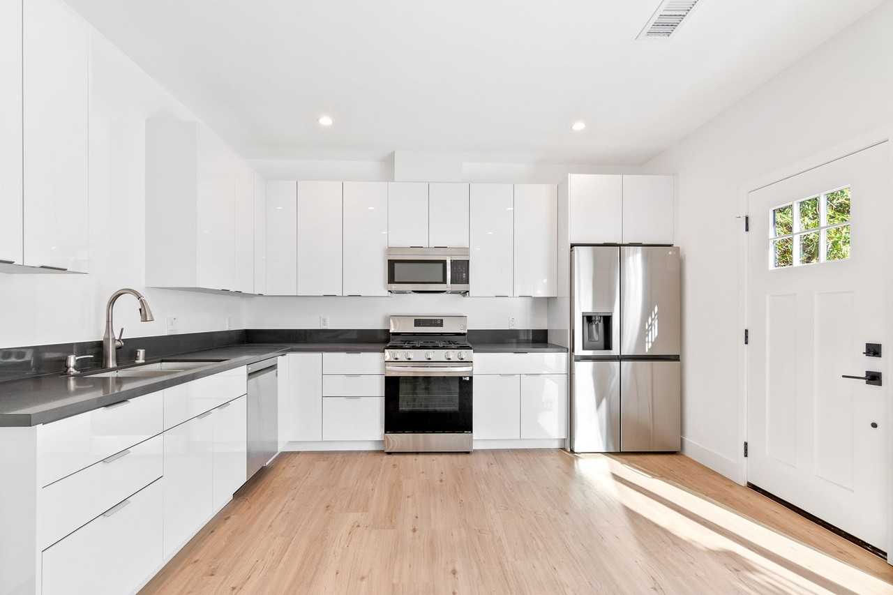 18203 Sunburst St - Photo 7 of 18