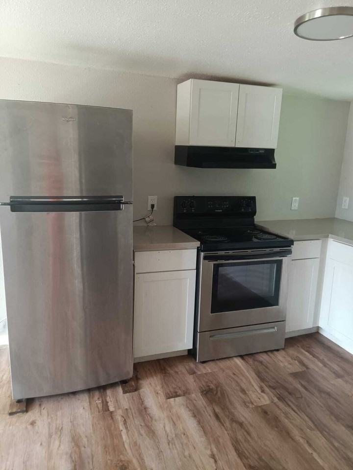 2425 Lela St - Photo 3 of 8