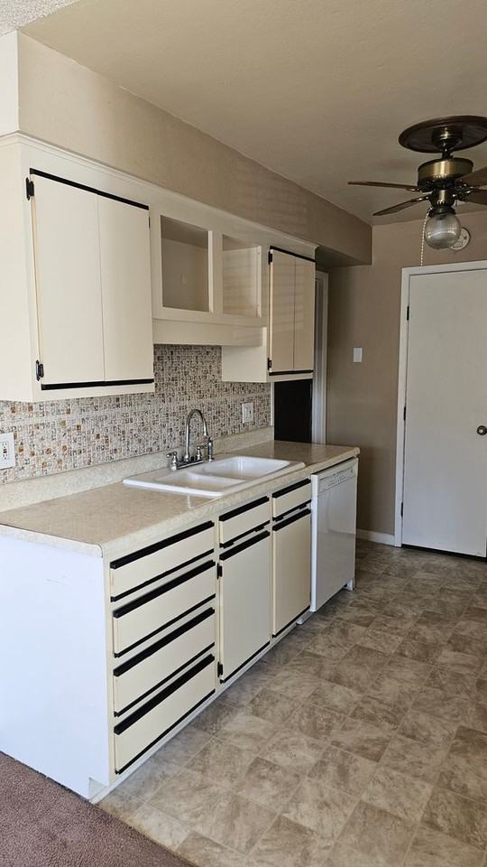 9783 Croke Dr - Photo 5 of 13
