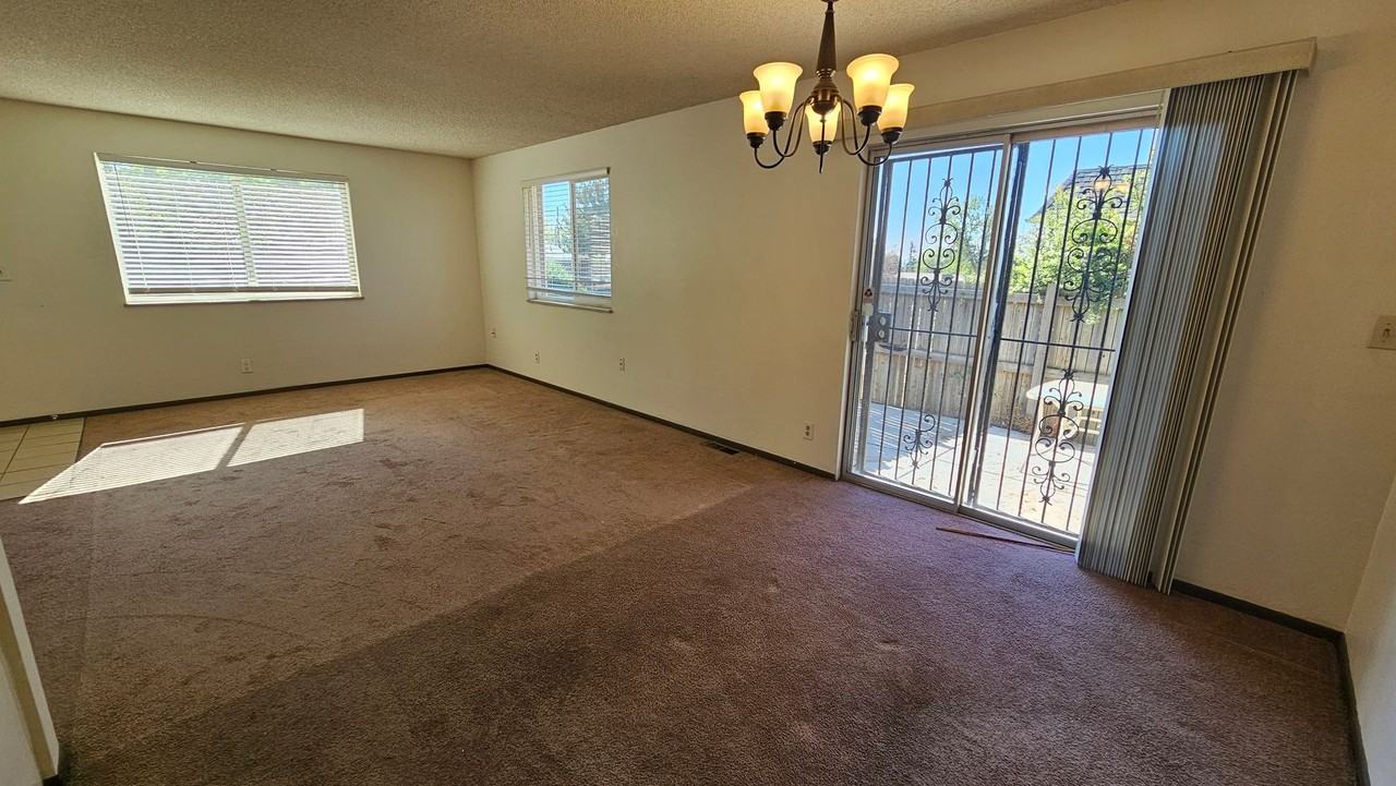 9783 Croke Dr - Photo 7 of 13