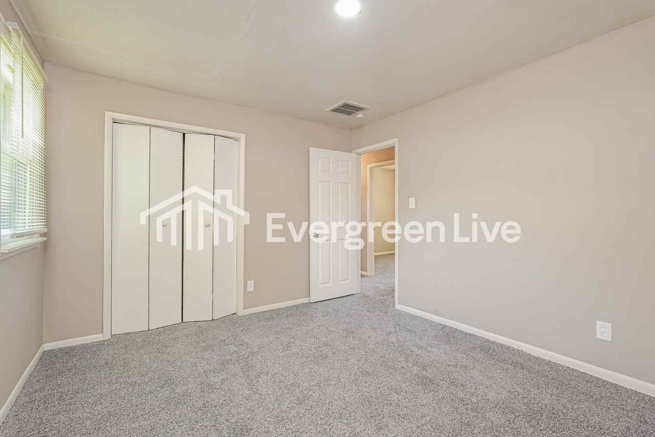 3013 Fondly Rd - Photo 5 of 15
