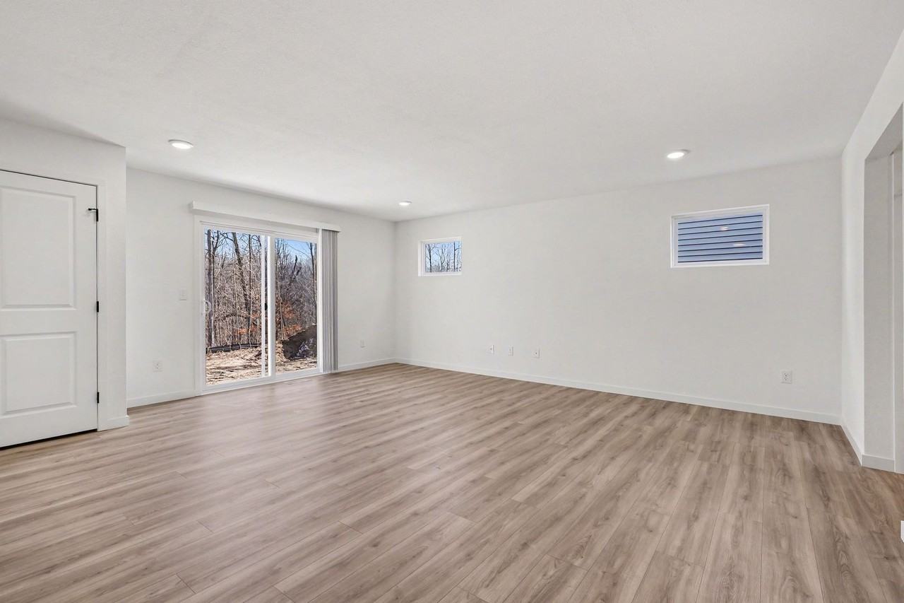 1401 Forest View Dr - Photo 6 of 26