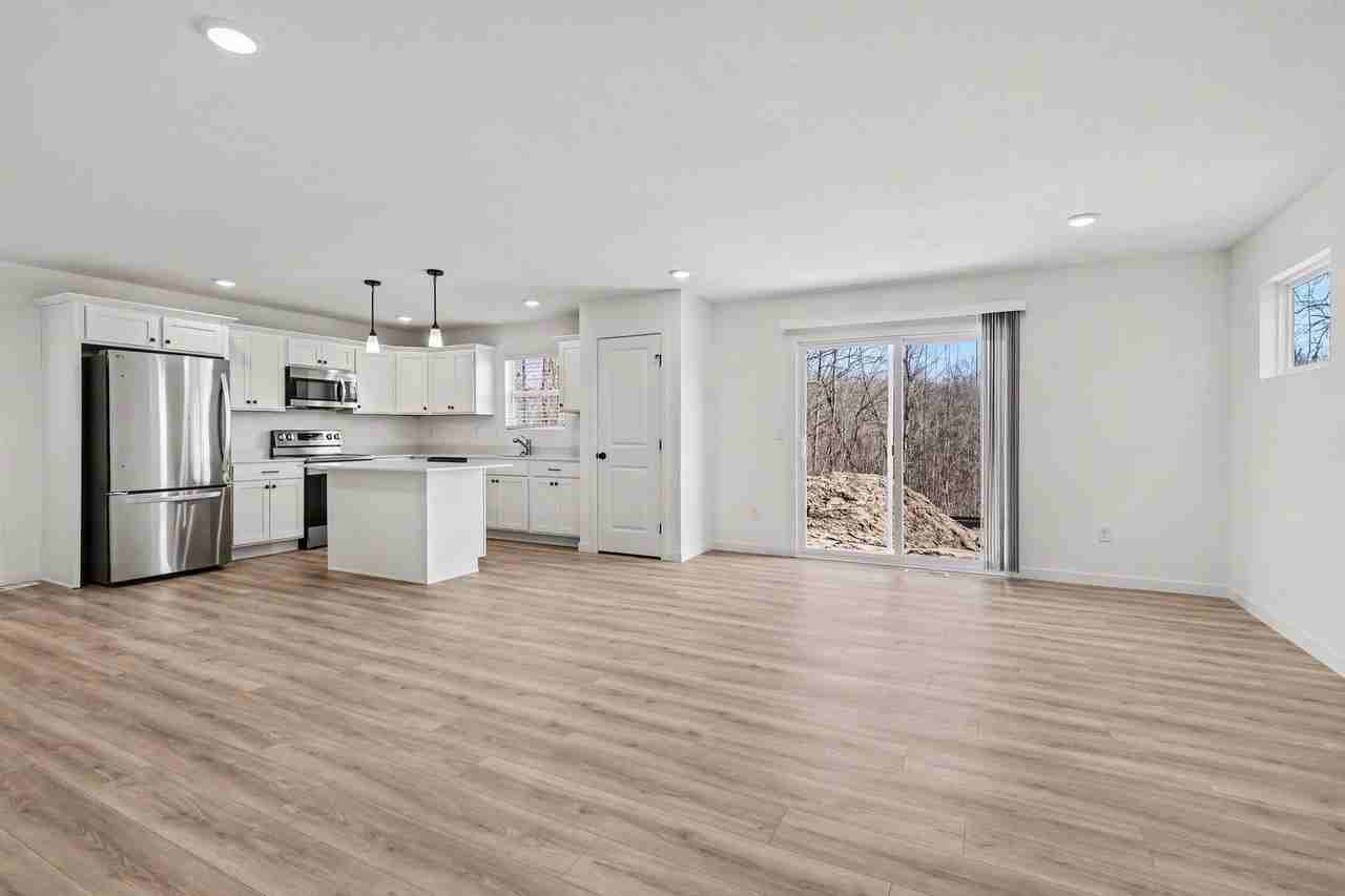 1401 Forest View Dr - Photo 7 of 26