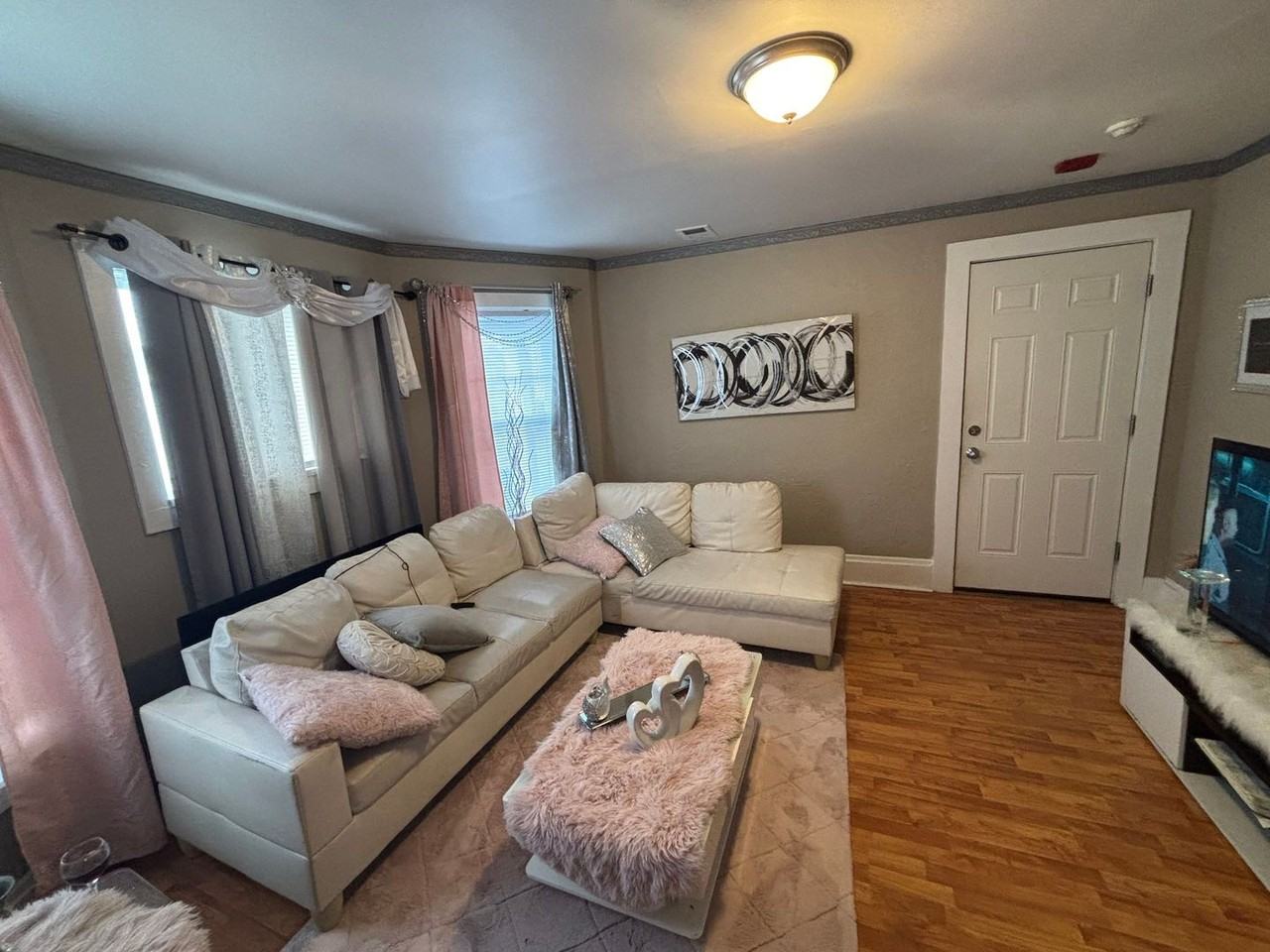 31 S Stowell St - Photo 2 of 21