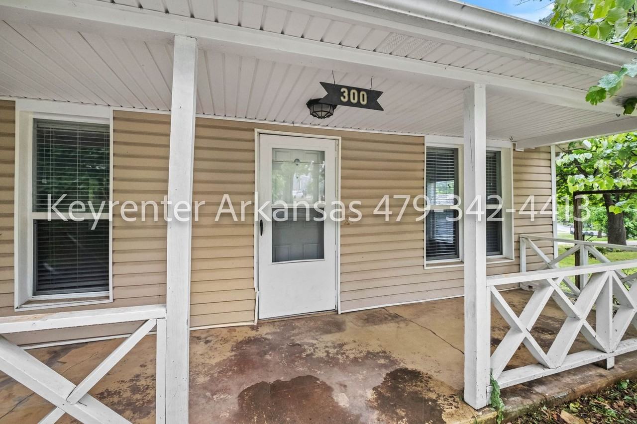 300 S Washington Ave - Photo 3 of 28