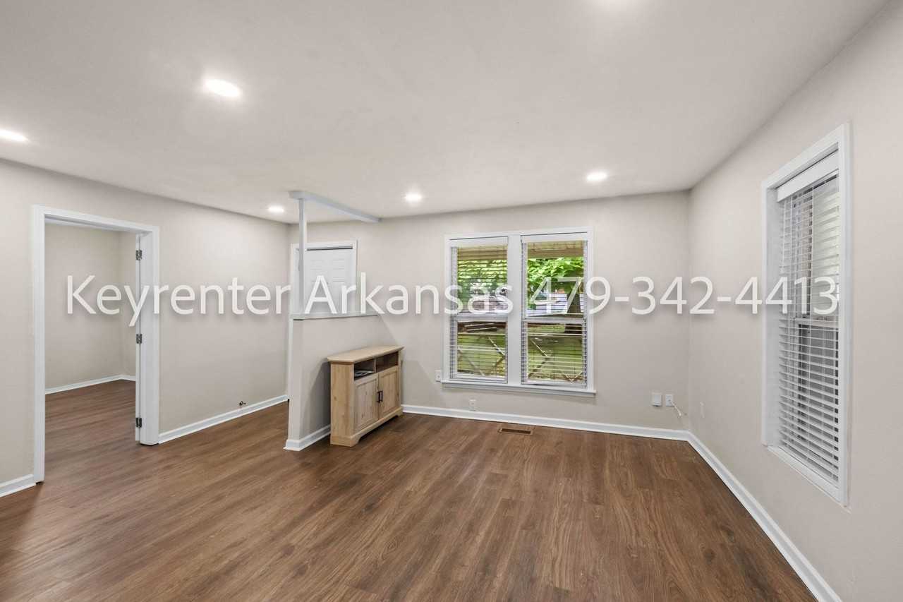 300 S Washington Ave - Photo 6 of 28
