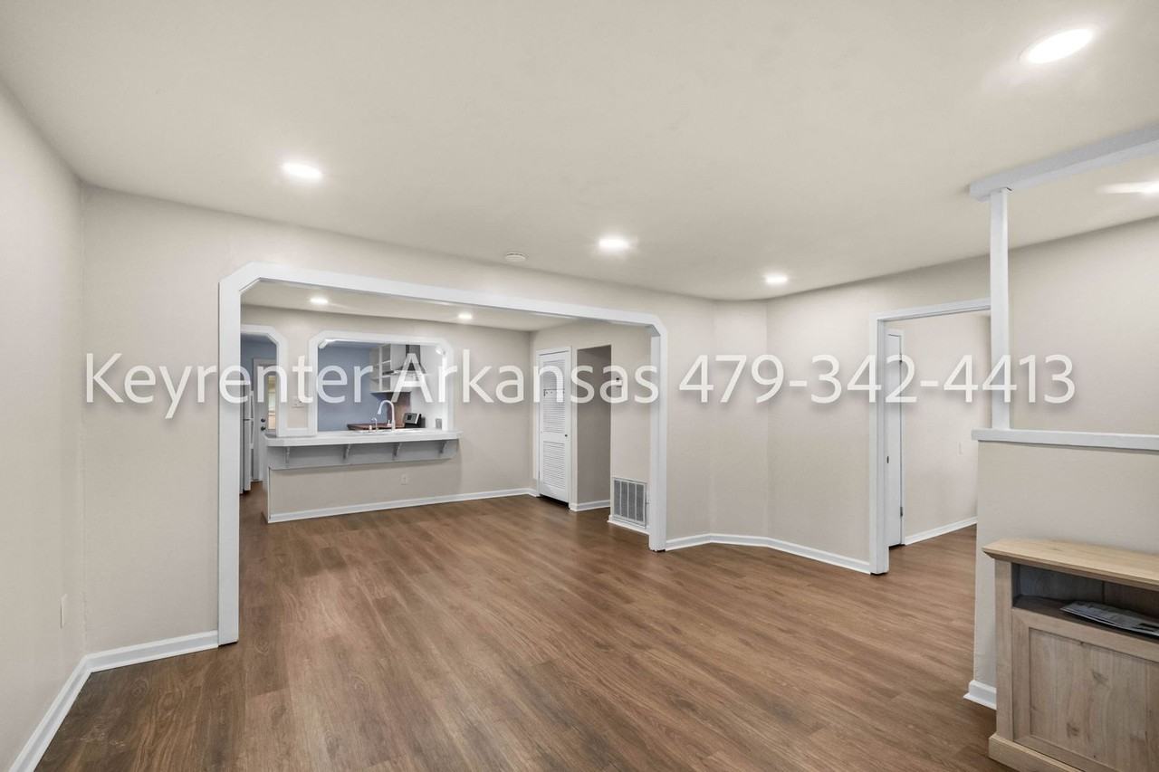 300 S Washington Ave - Photo 7 of 28