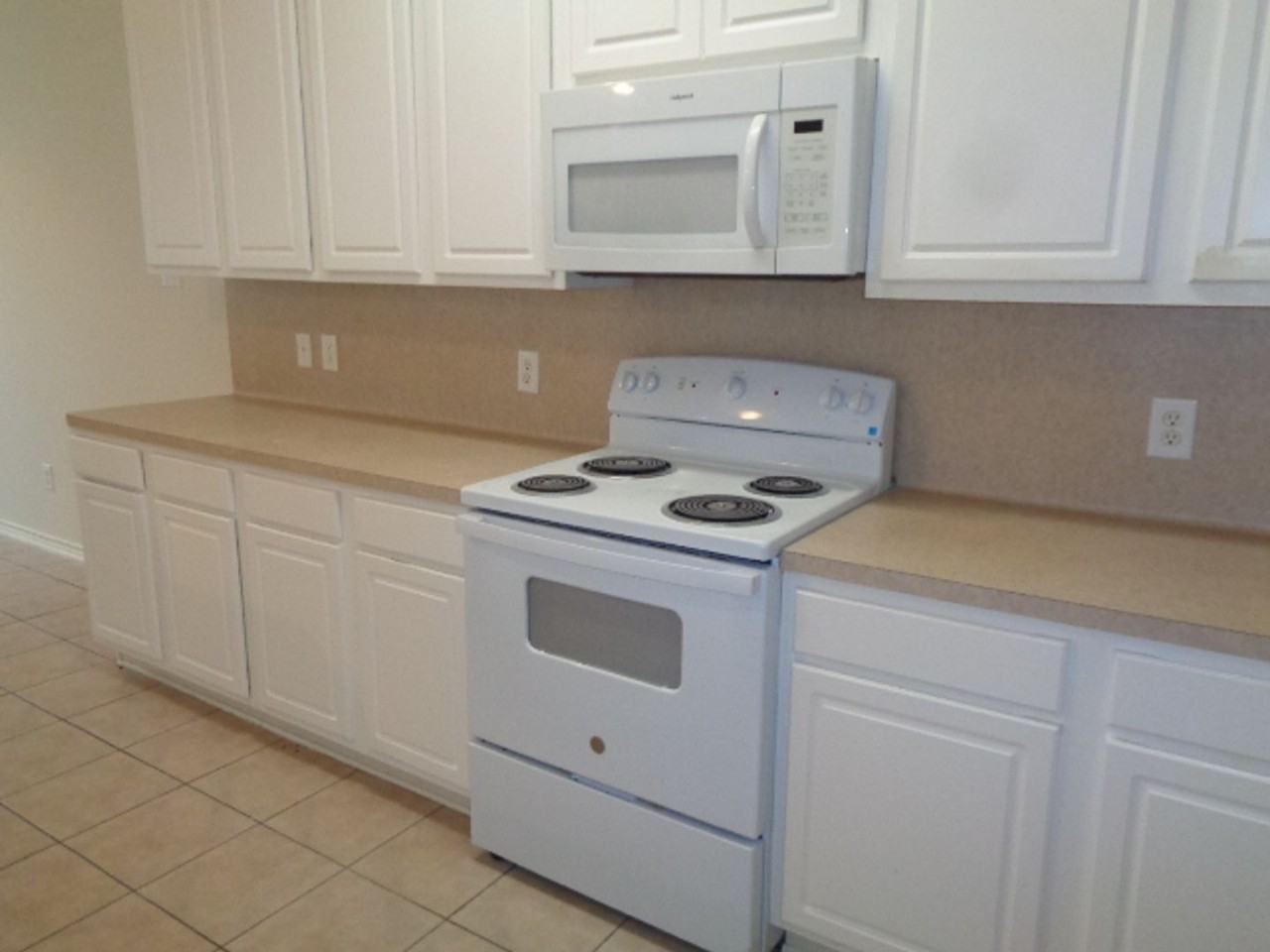 17111 Oakwood Chase Dr - Photo 4 of 28
