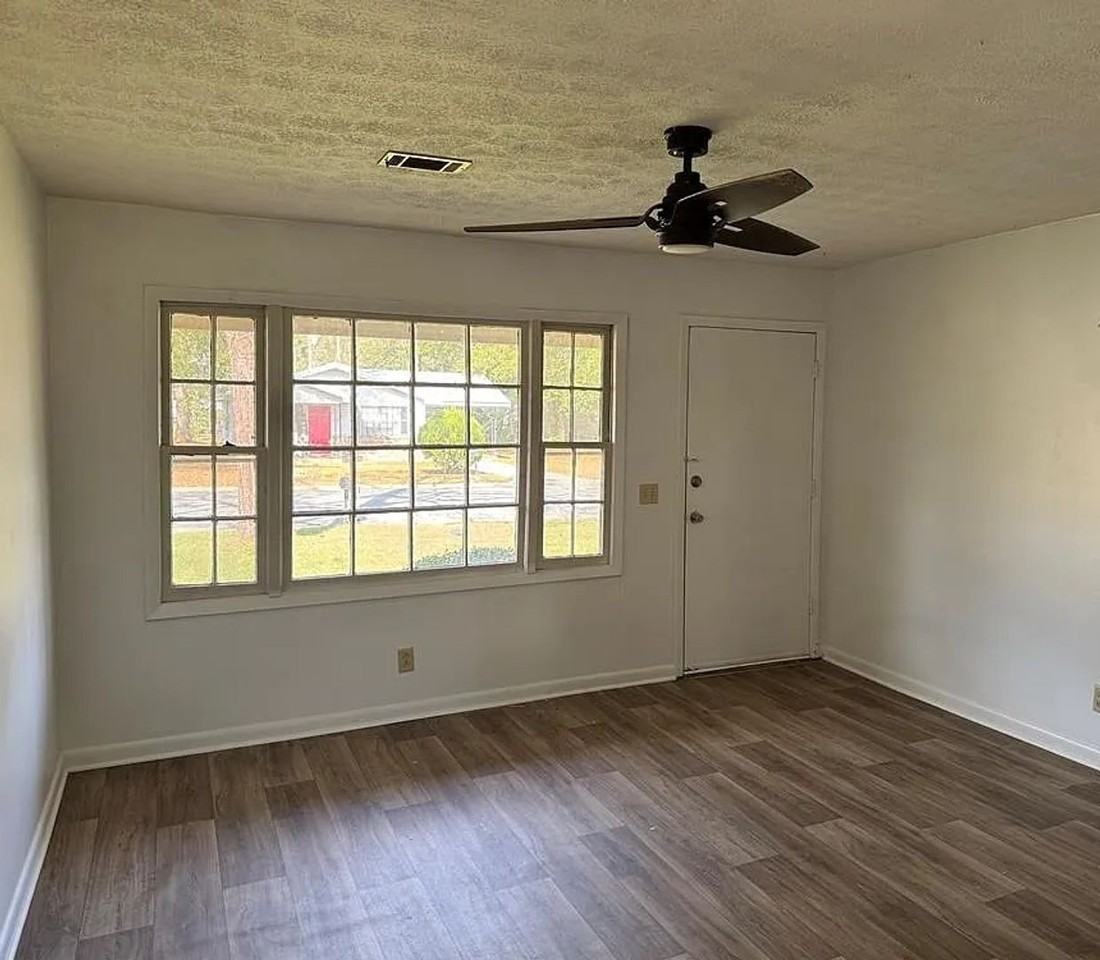 808 Glendale Ave - Photo 2 of 16