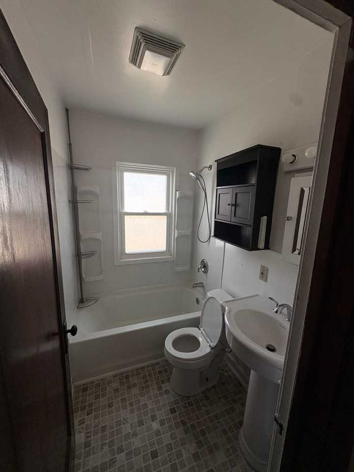 135 S 23rd St - Photo 7 of 12