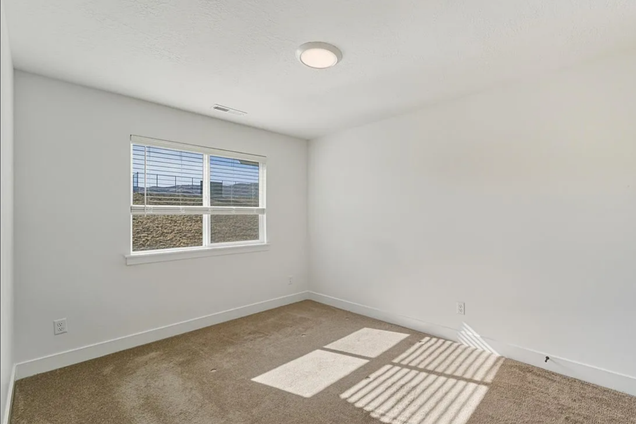 4543 W Watchmen Way - Photo 3 of 22