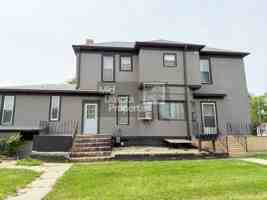 featured image of 221 E 9th Ave