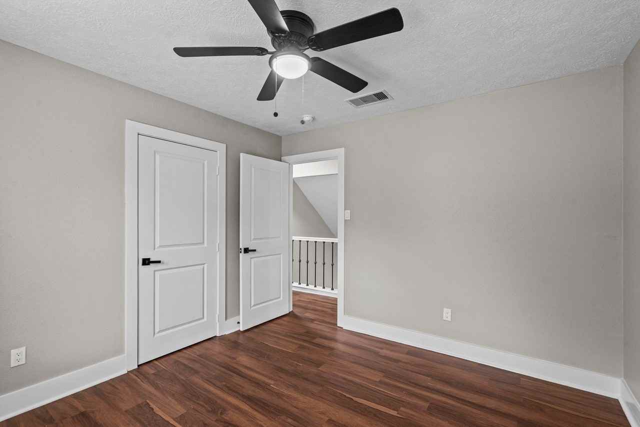 1107 Londonderry Ave - Photo 3 of 30