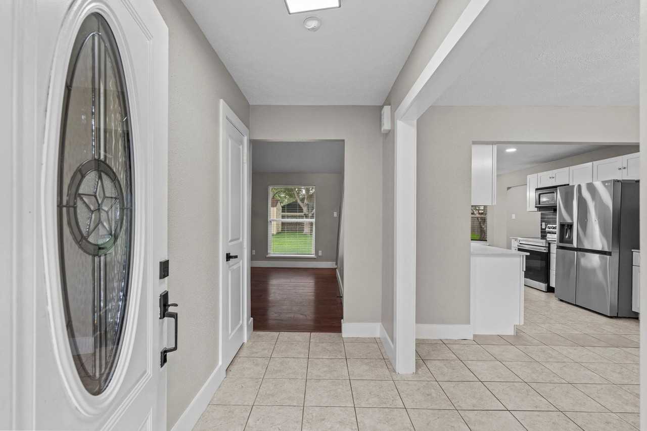 1107 Londonderry Ave - Photo 6 of 30