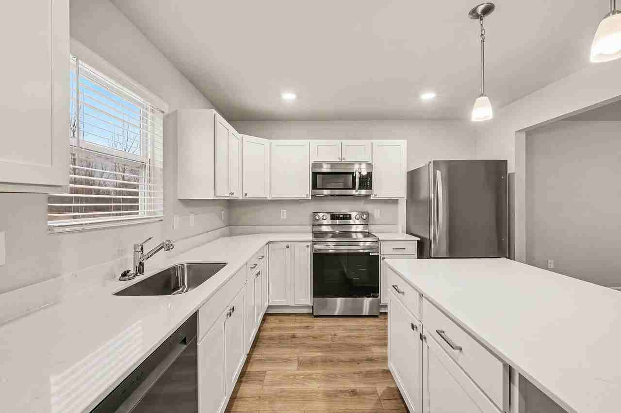 1067 1067 Vertex Circle - Photo 5 of 21
