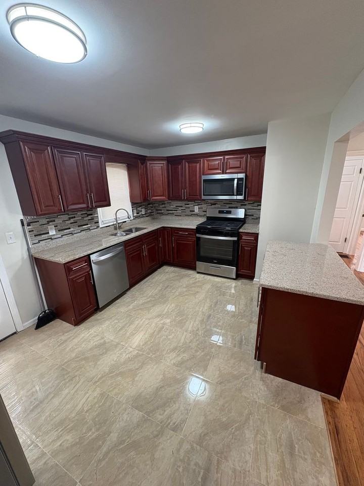 5517 Willow Ave - Photo 5 of 26