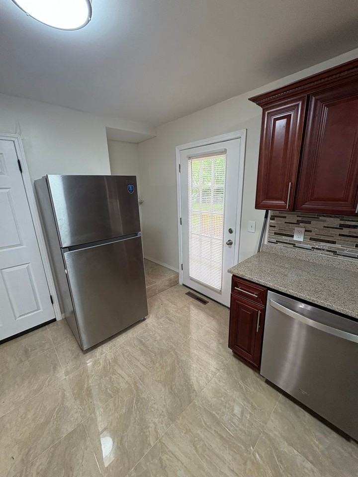 5517 Willow Ave - Photo 7 of 26