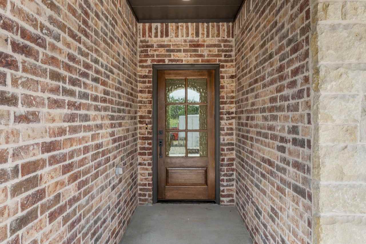 4136 Abbey Park Dr - Photo 3 of 47