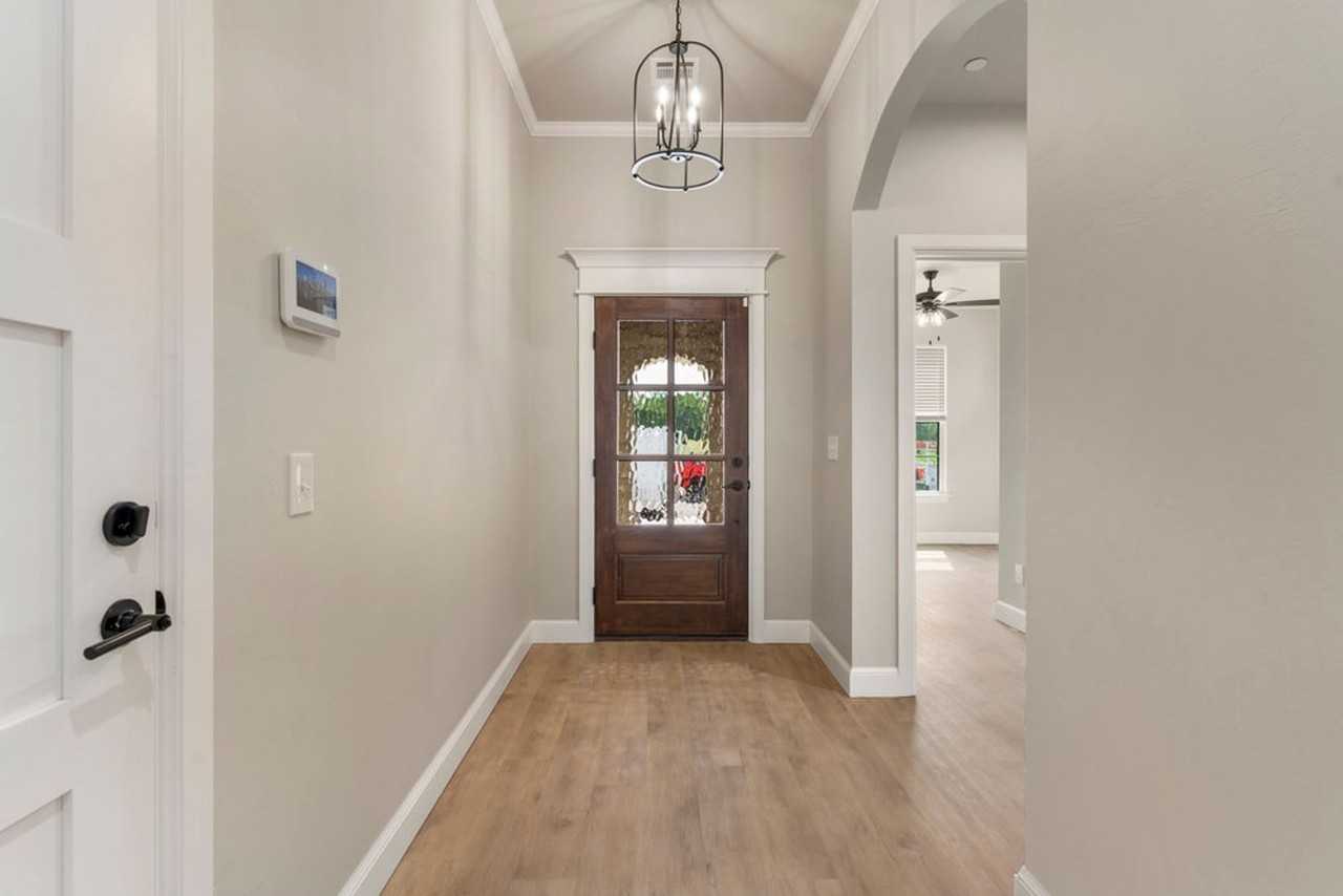 4136 Abbey Park Dr - Photo 4 of 47
