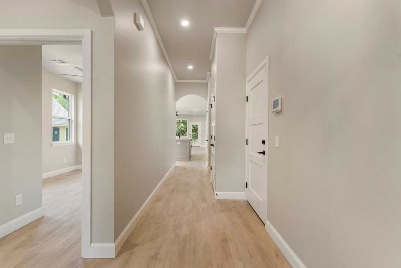 4136 Abbey Park Dr - Photo 5 of 47
