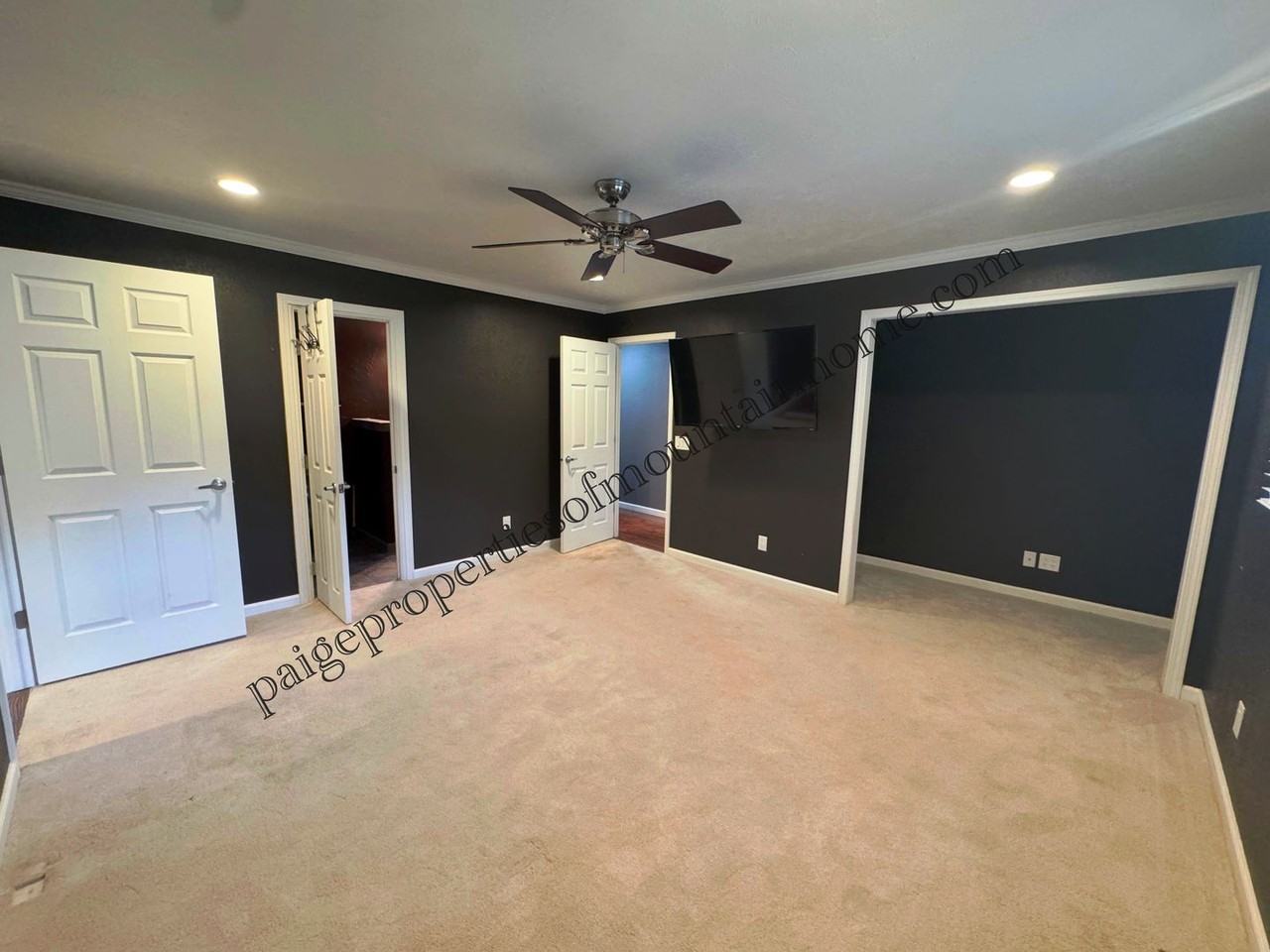 1741 Fairway Dr - Photo 7 of 46