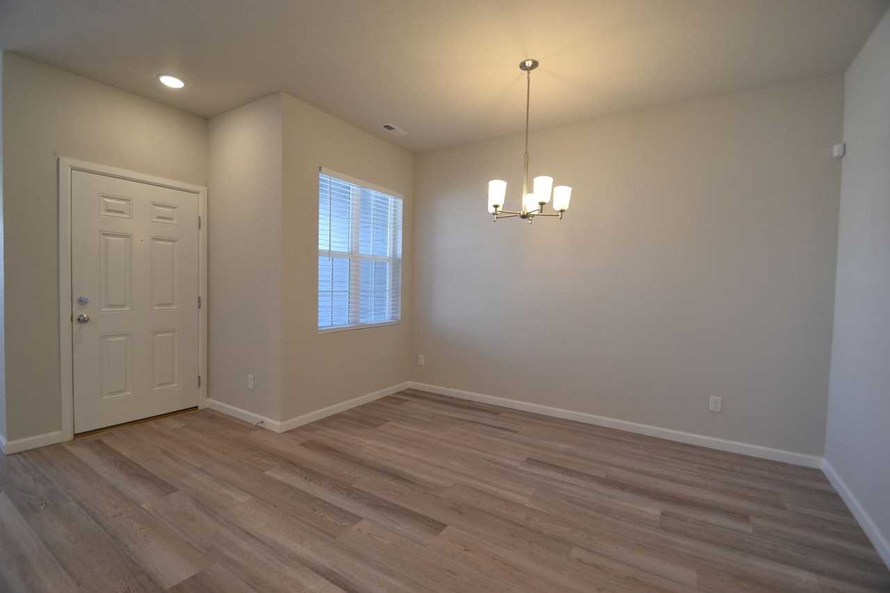 8719 Shady Ridge Grv - Photo 3 of 18