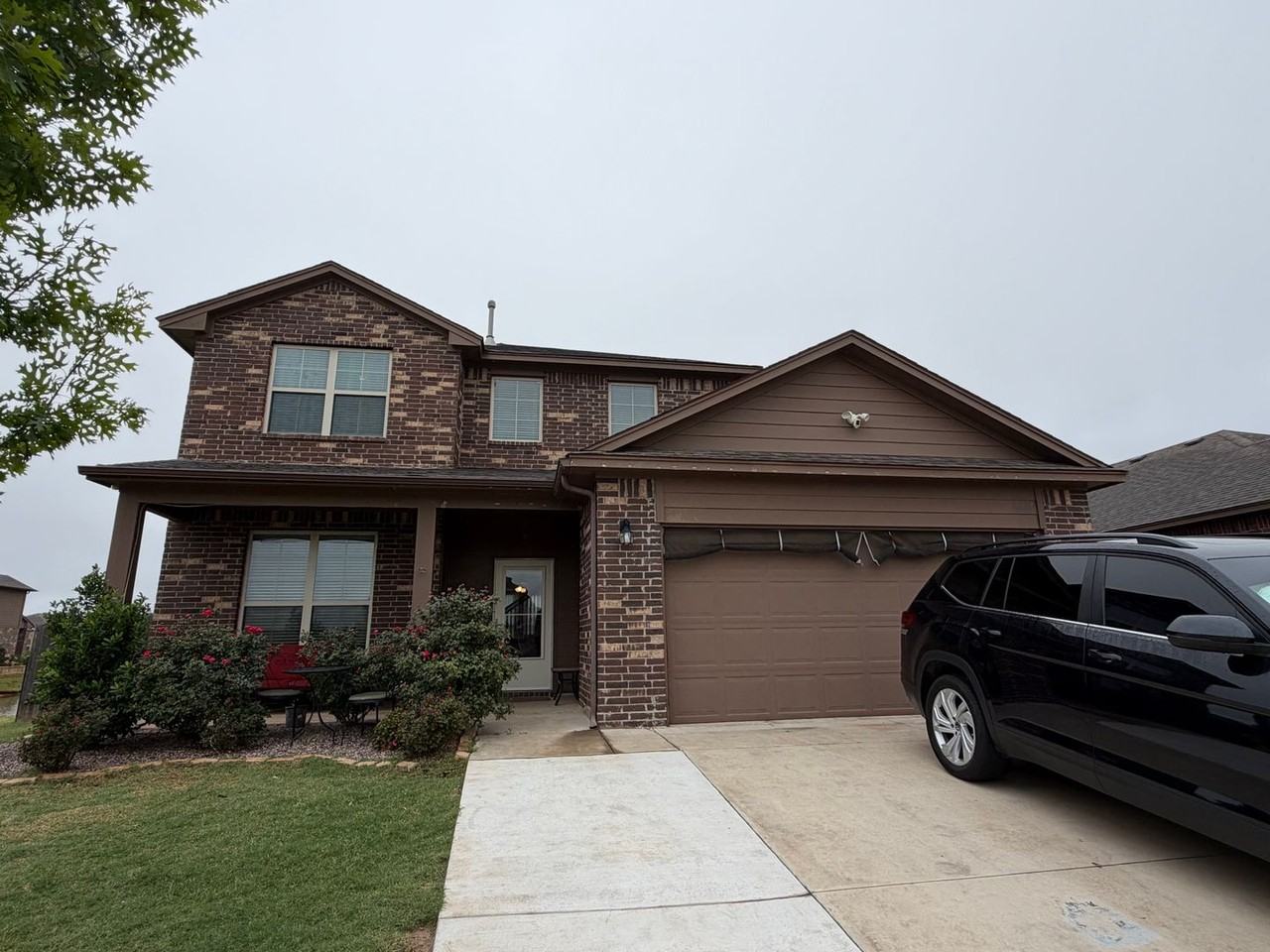 2501 Caden Ct - Photo 2 of 17