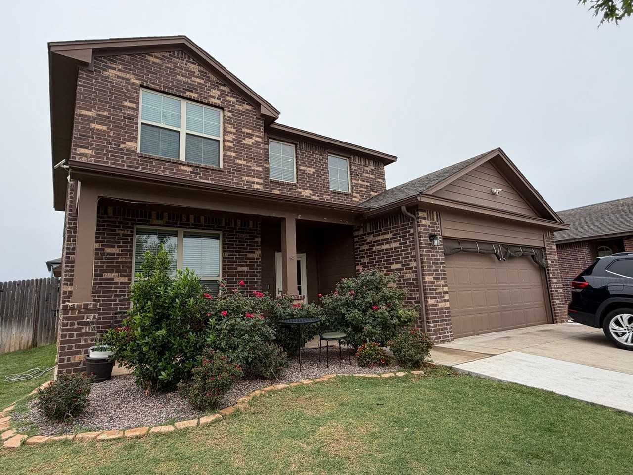 2501 Caden Ct - Photo 4 of 17
