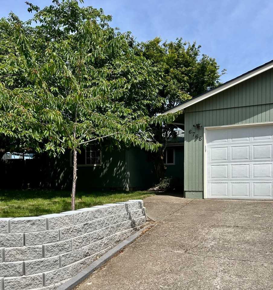 6766 Fenwick Ct N - Photo 2 of 31
