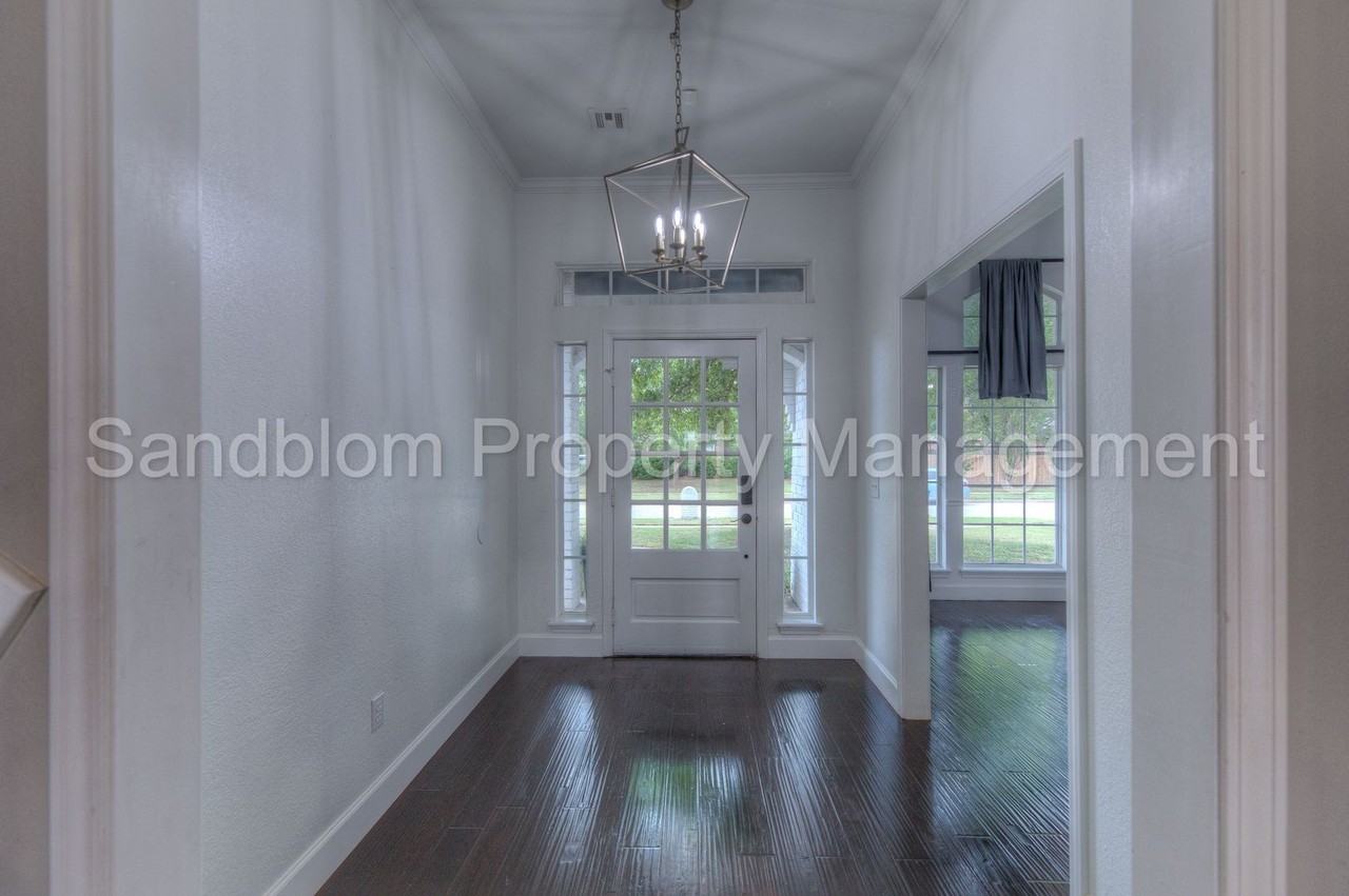 3827 W Canton St - Photo 3 of 27
