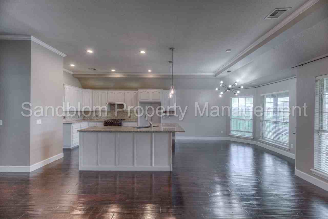 3827 W Canton St - Photo 6 of 27