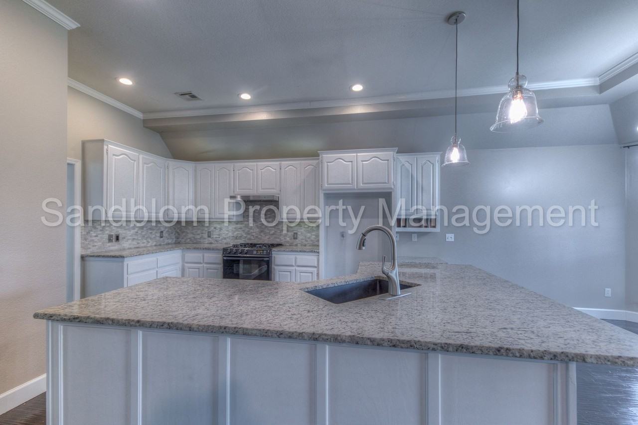 3827 W Canton St - Photo 7 of 27