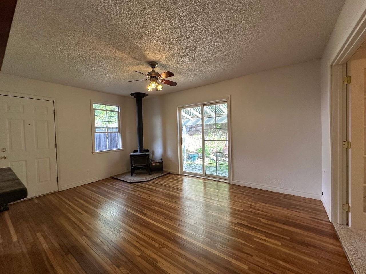 3326 W Woodland Blvd - Photo 6 of 15