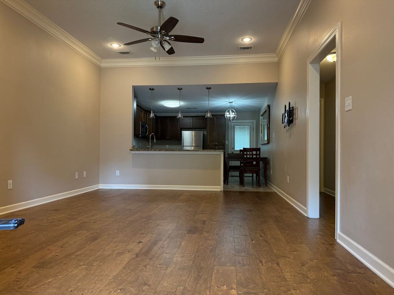 415 S Shady Ln - Photo 2 of 20