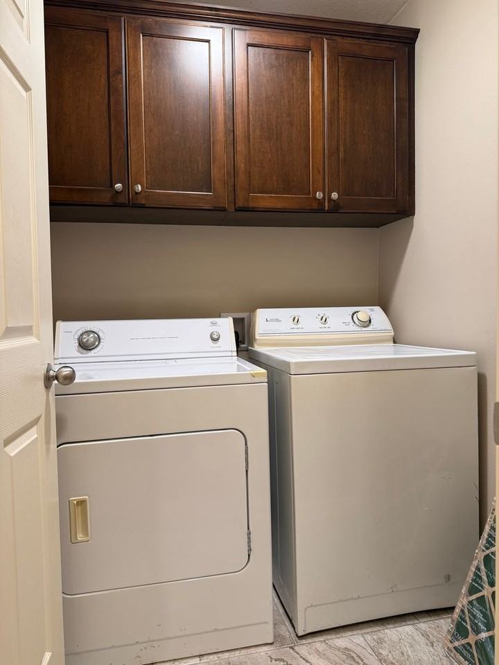 415 S Shady Ln - Photo 5 of 20