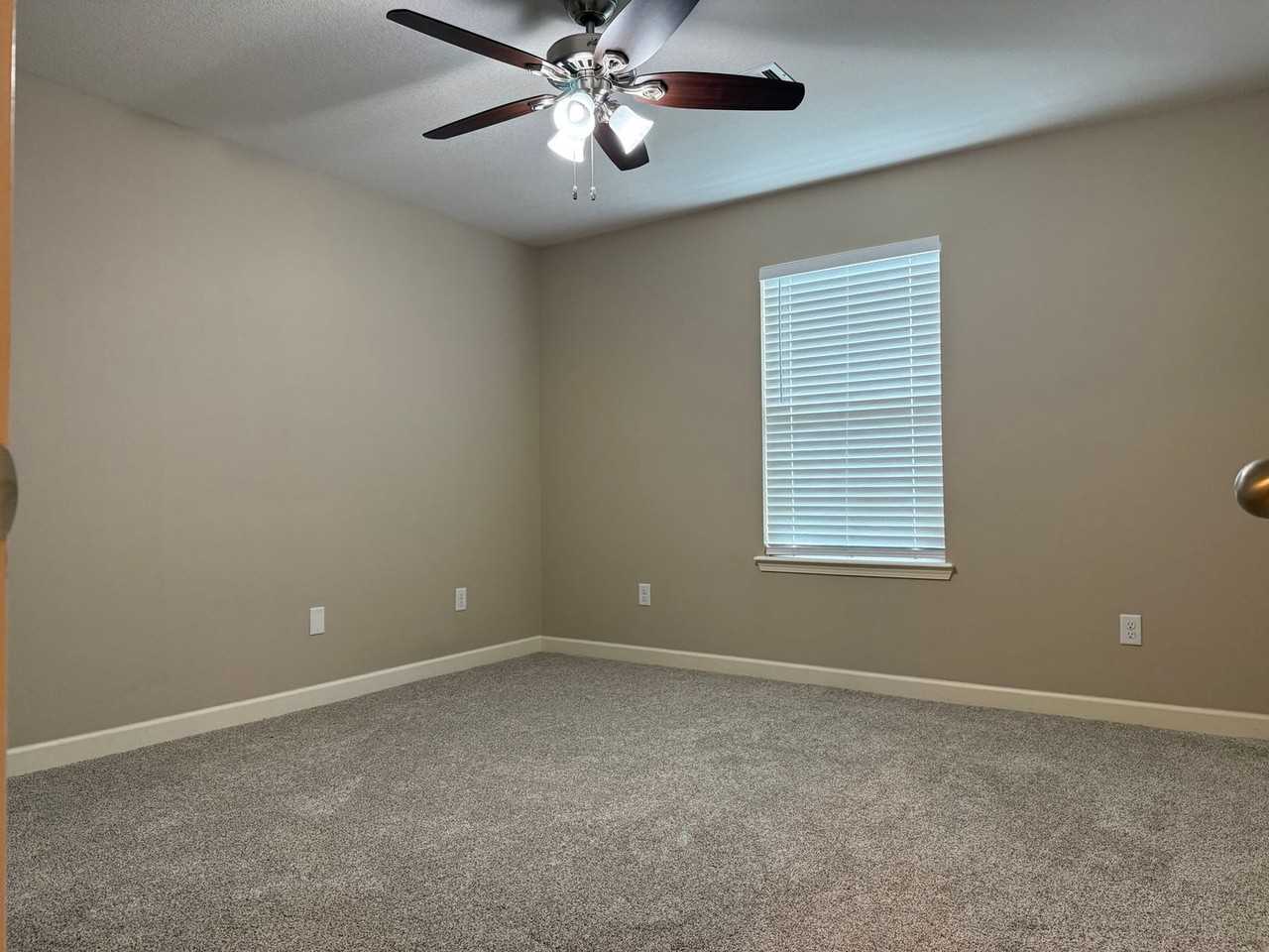 415 S Shady Ln - Photo 6 of 20