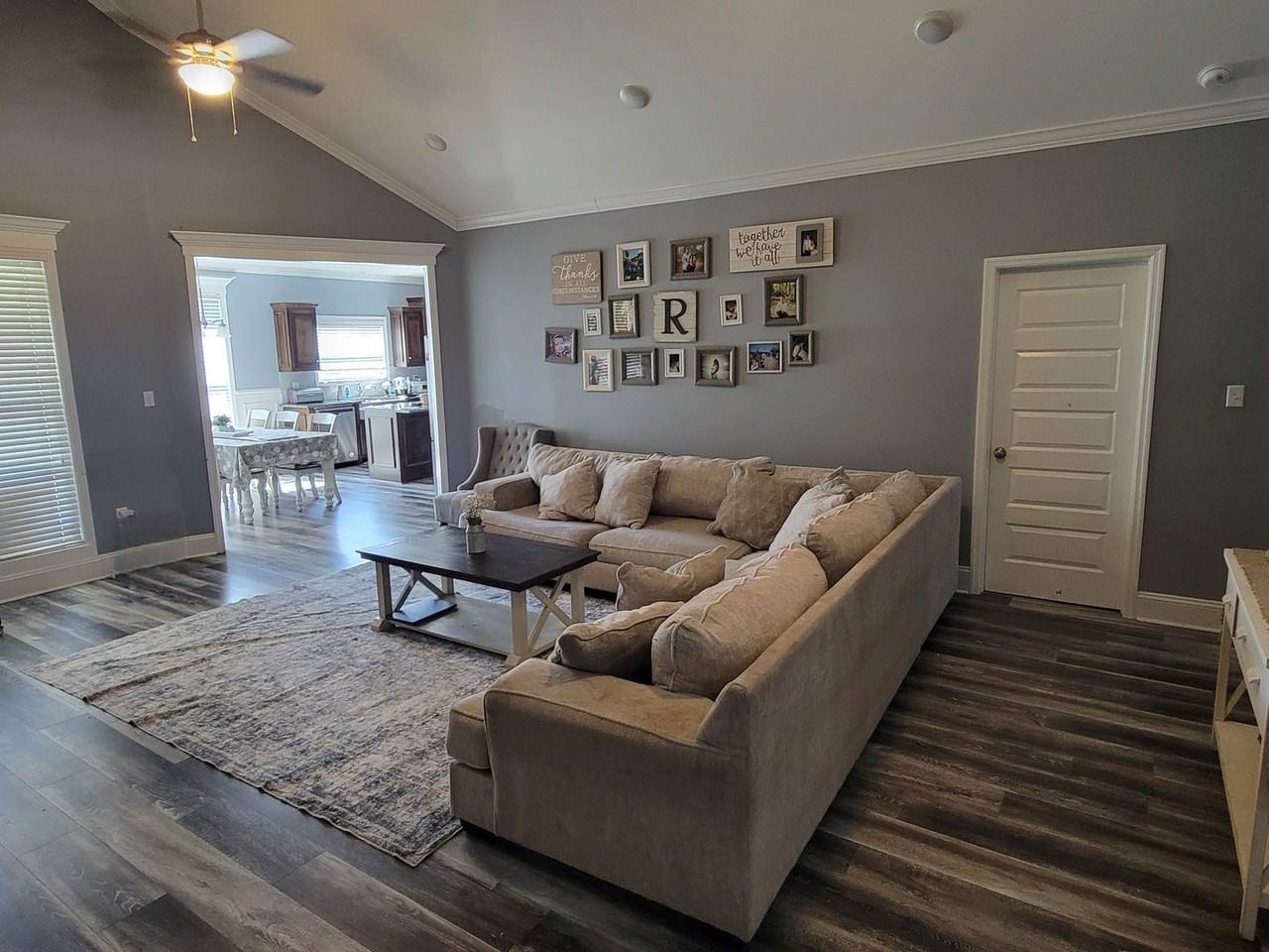 3947 Crusader Ct - Photo 4 of 12
