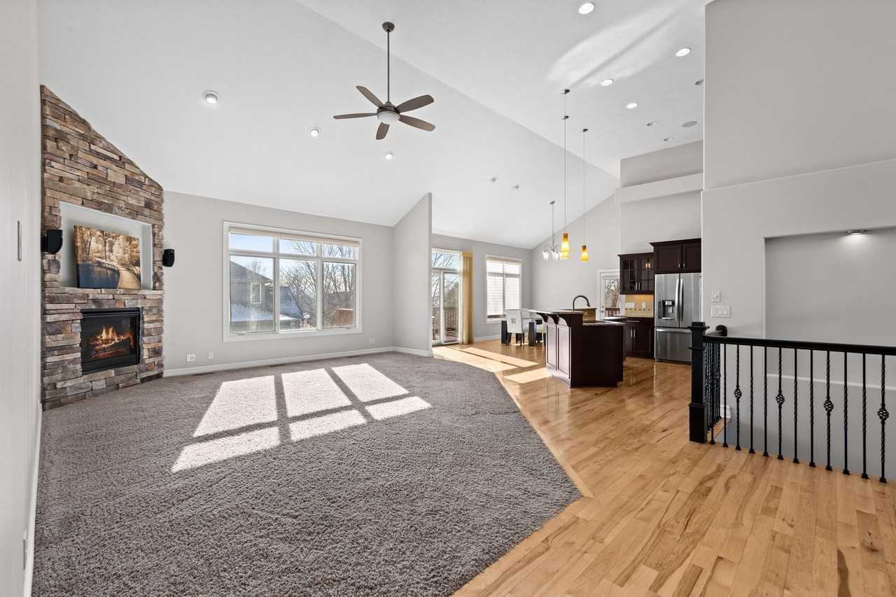 17055 Corby St - Photo 5 of 47