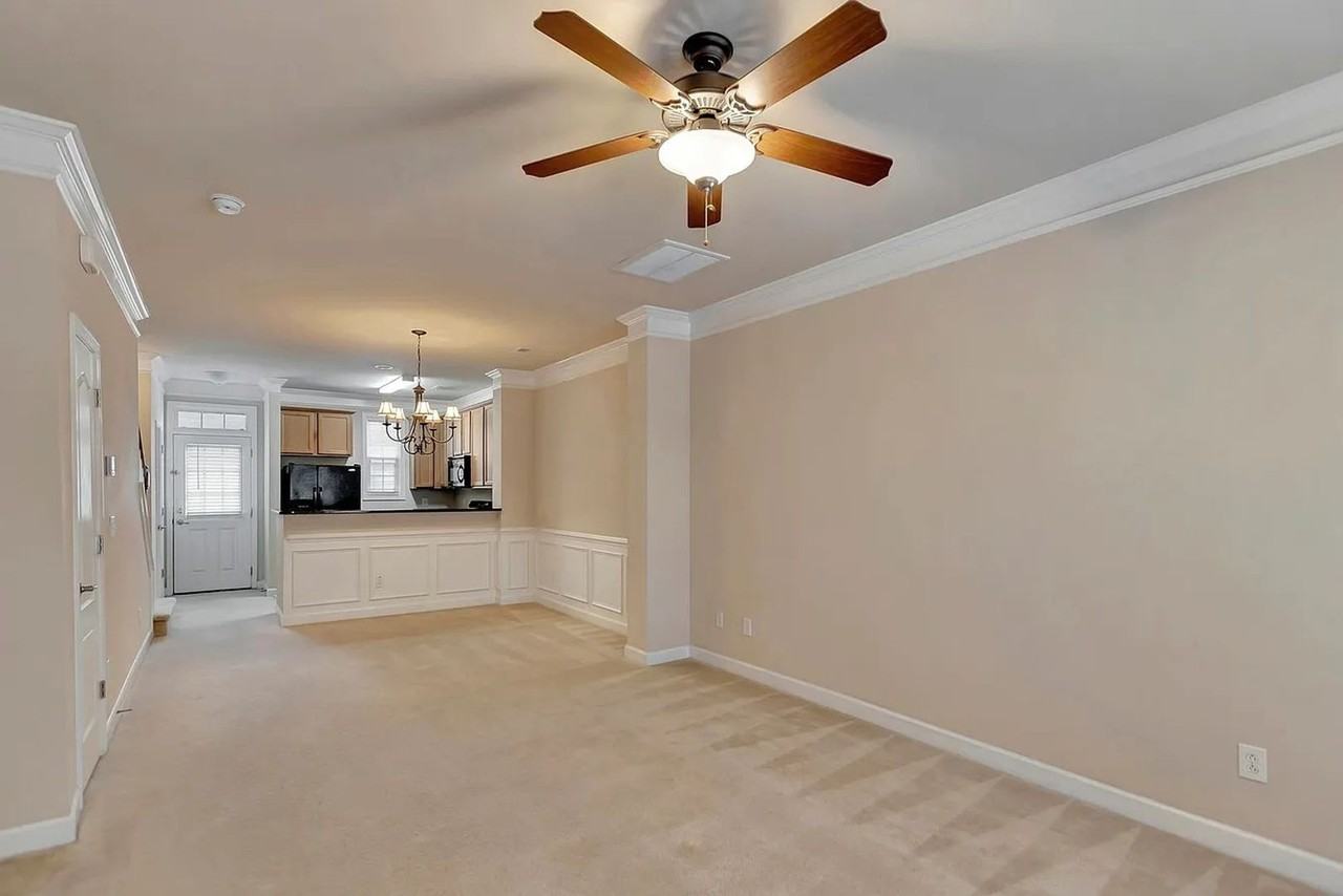 804 Rue Dr - Photo 2 of 7