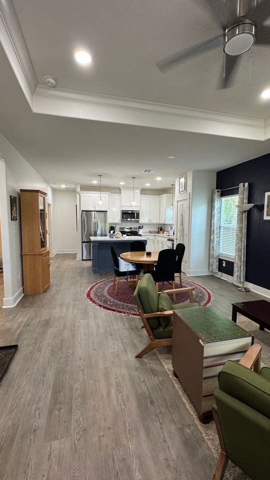 909 N Randolph Ave - Photo 4 of 15