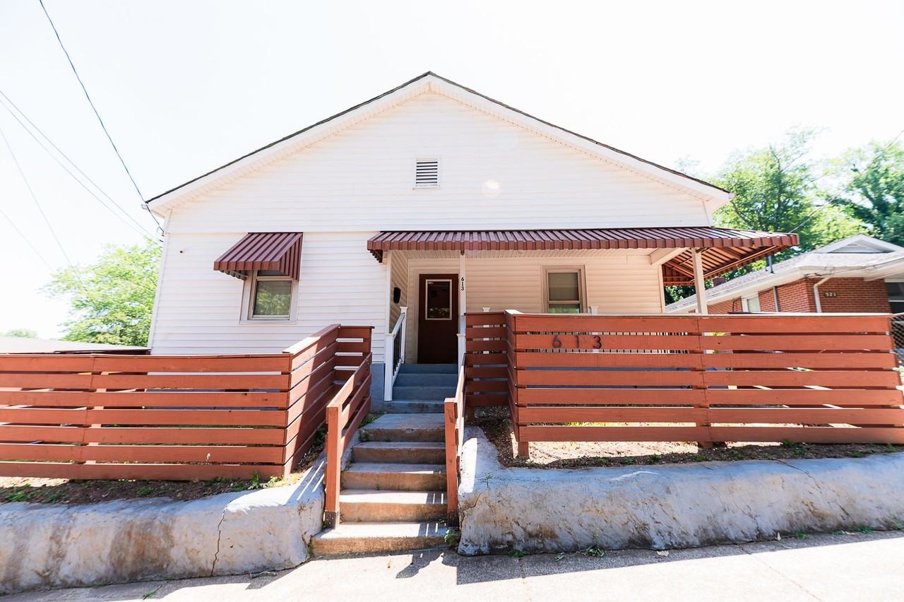 613 N Jackson Ave - Photo 2 of 32