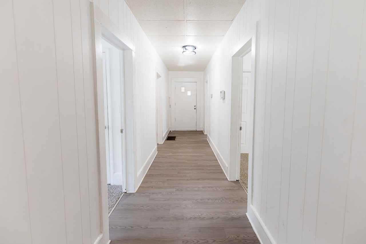 613 N Jackson Ave - Photo 5 of 32